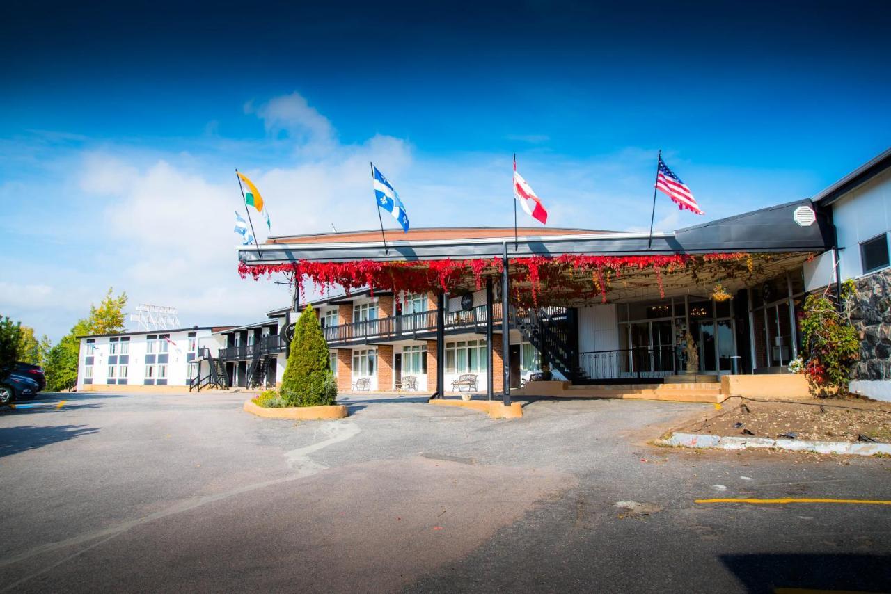 Hotel La Caravelle Baie-Comeau Bagian luar foto
