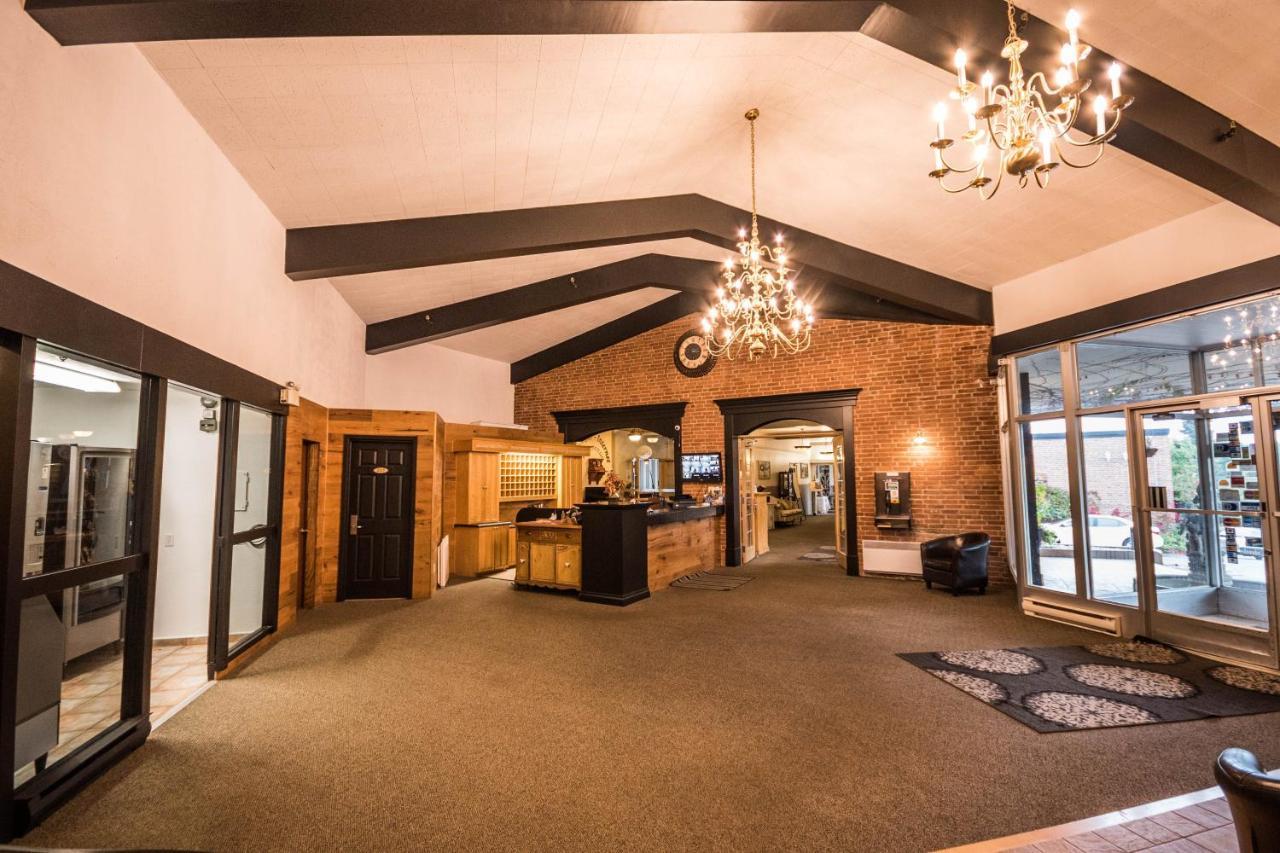 Hotel La Caravelle Baie-Comeau Bagian luar foto