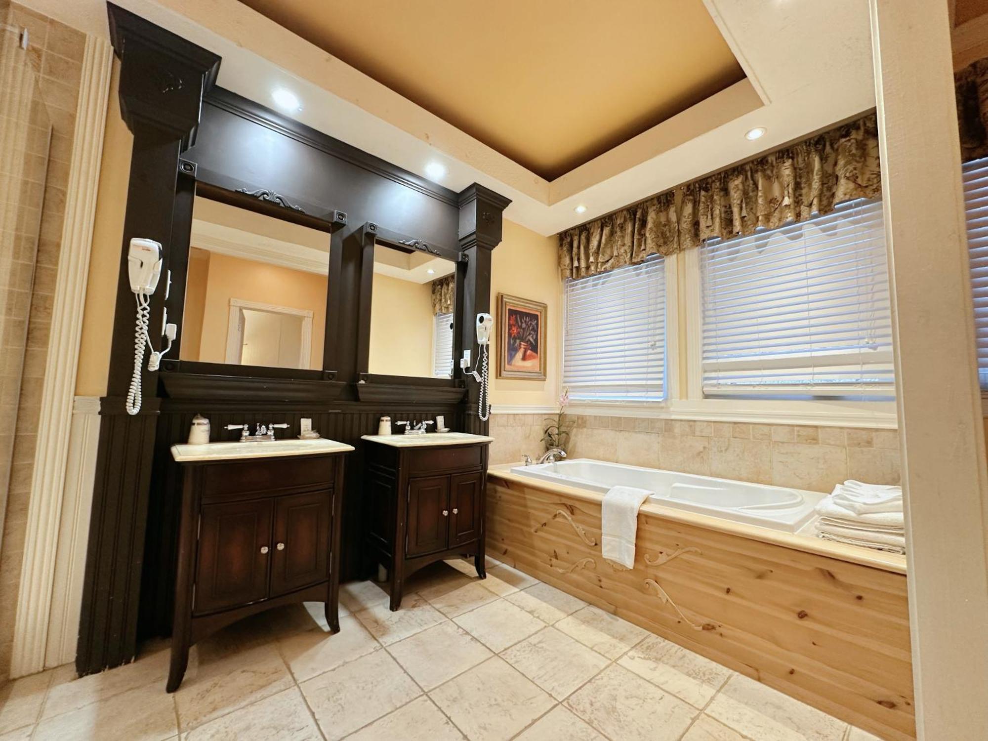 Hotel La Caravelle Baie-Comeau Bagian luar foto
