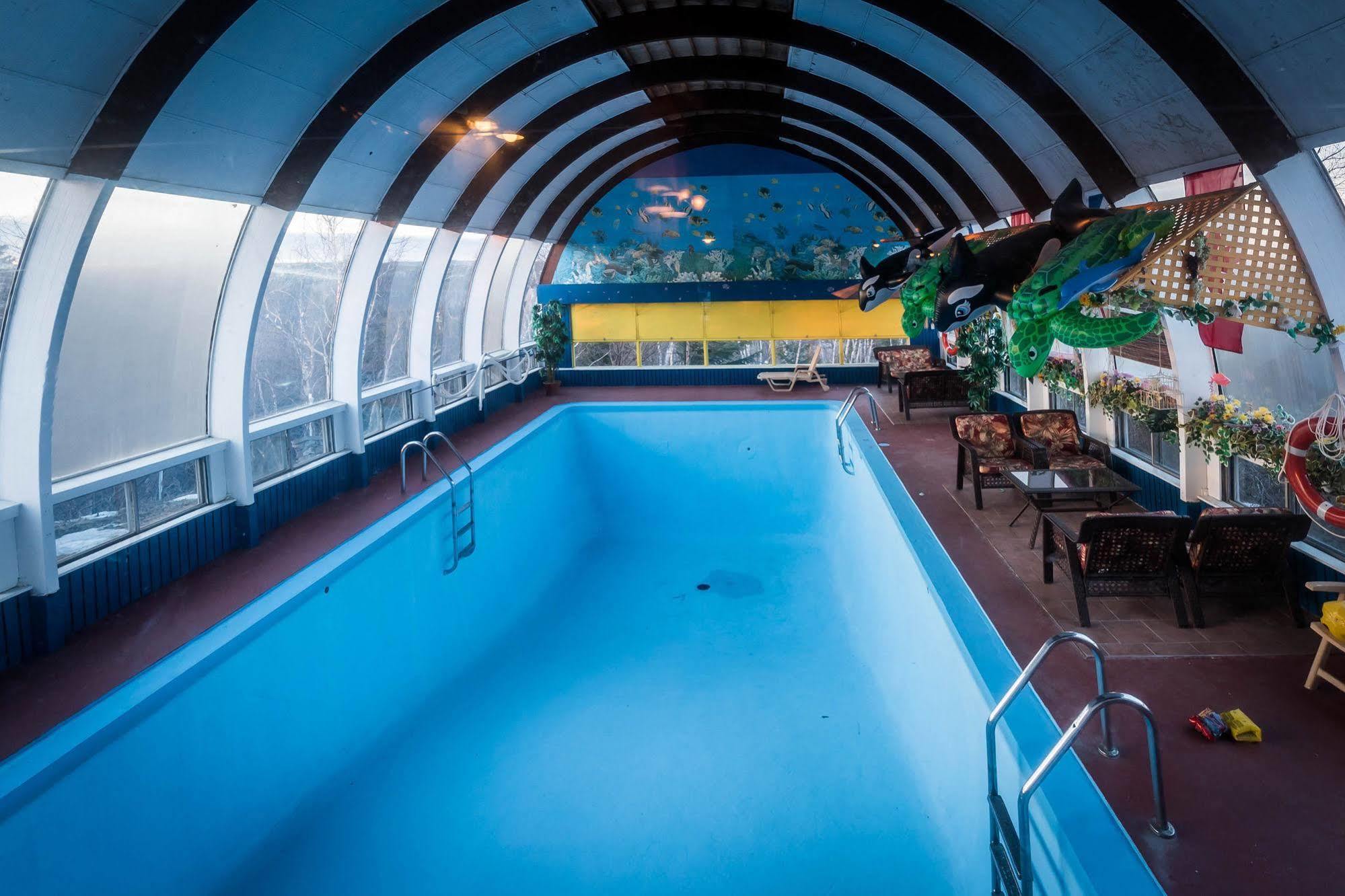 Hotel La Caravelle Baie-Comeau Bagian luar foto