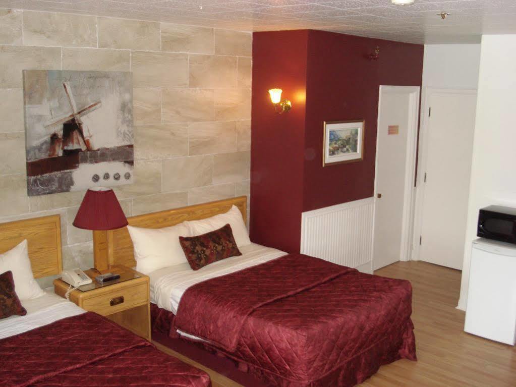 Hotel La Caravelle Baie-Comeau Bagian luar foto